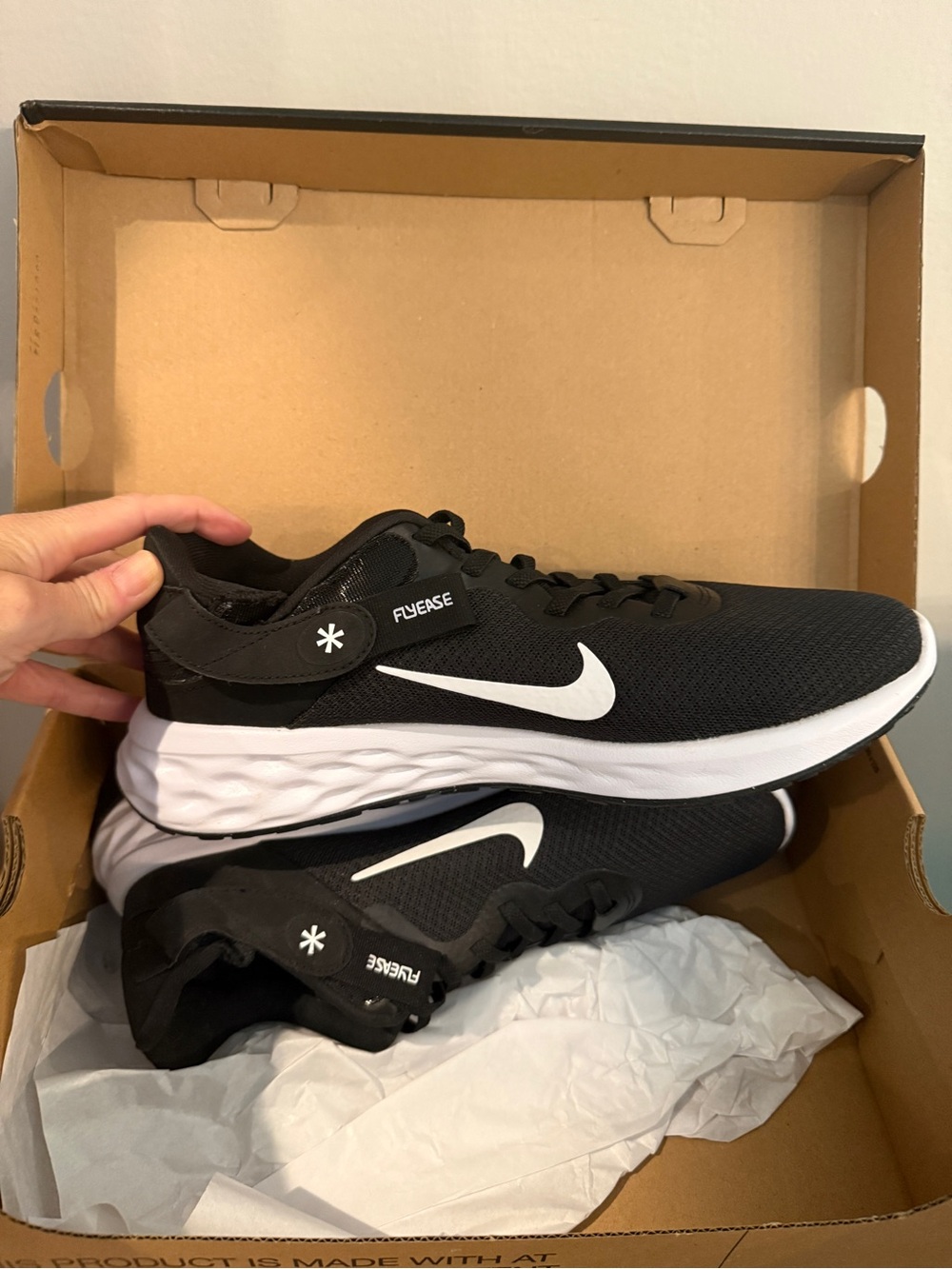 Nike Black and White FlyEase Men’s Training Sneakers New In Box